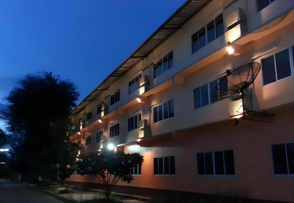Bussarakam Place Hotel Chanthaburi Eksteriør billede
