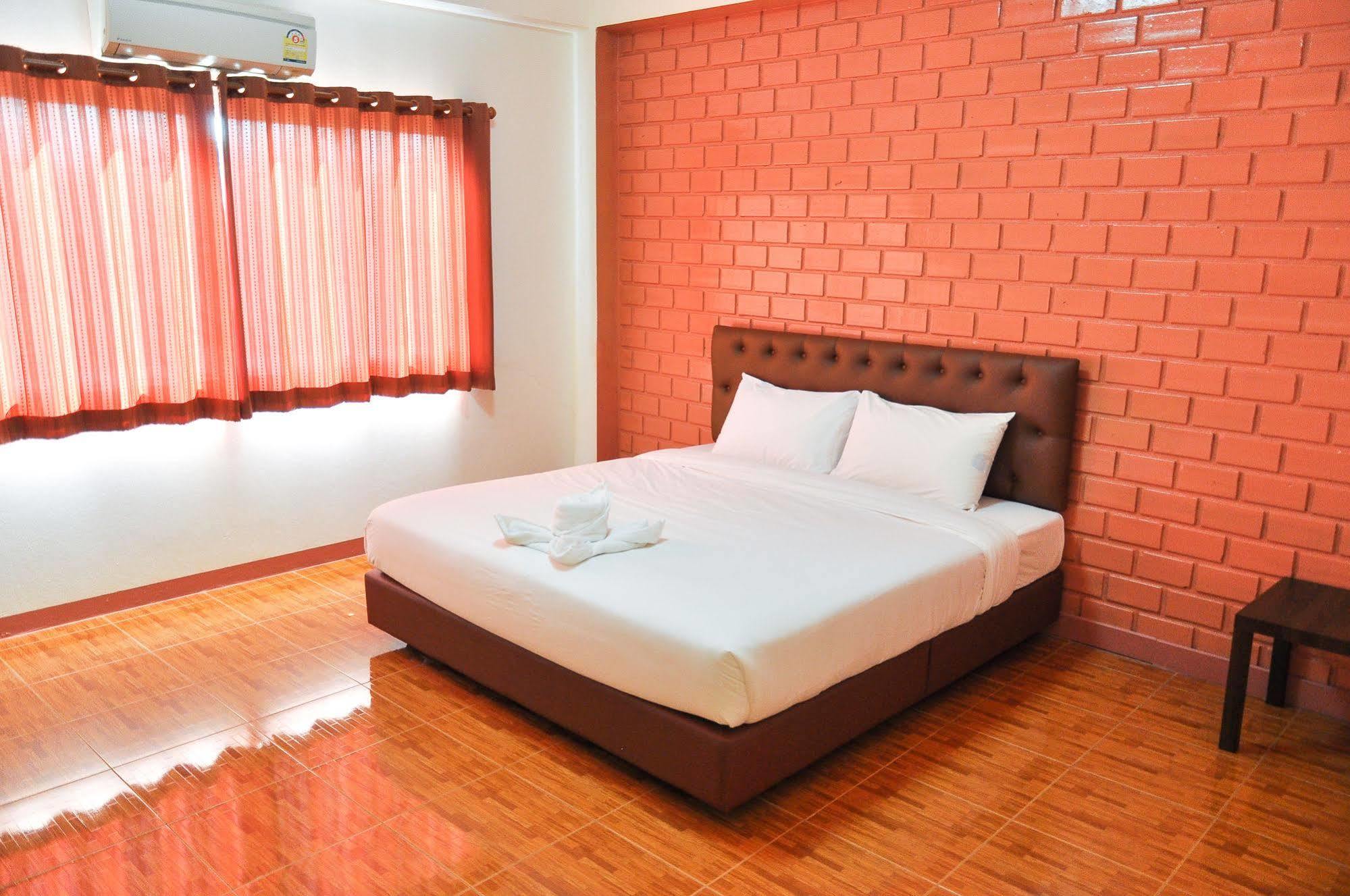 Bussarakam Place Hotel Chanthaburi Eksteriør billede