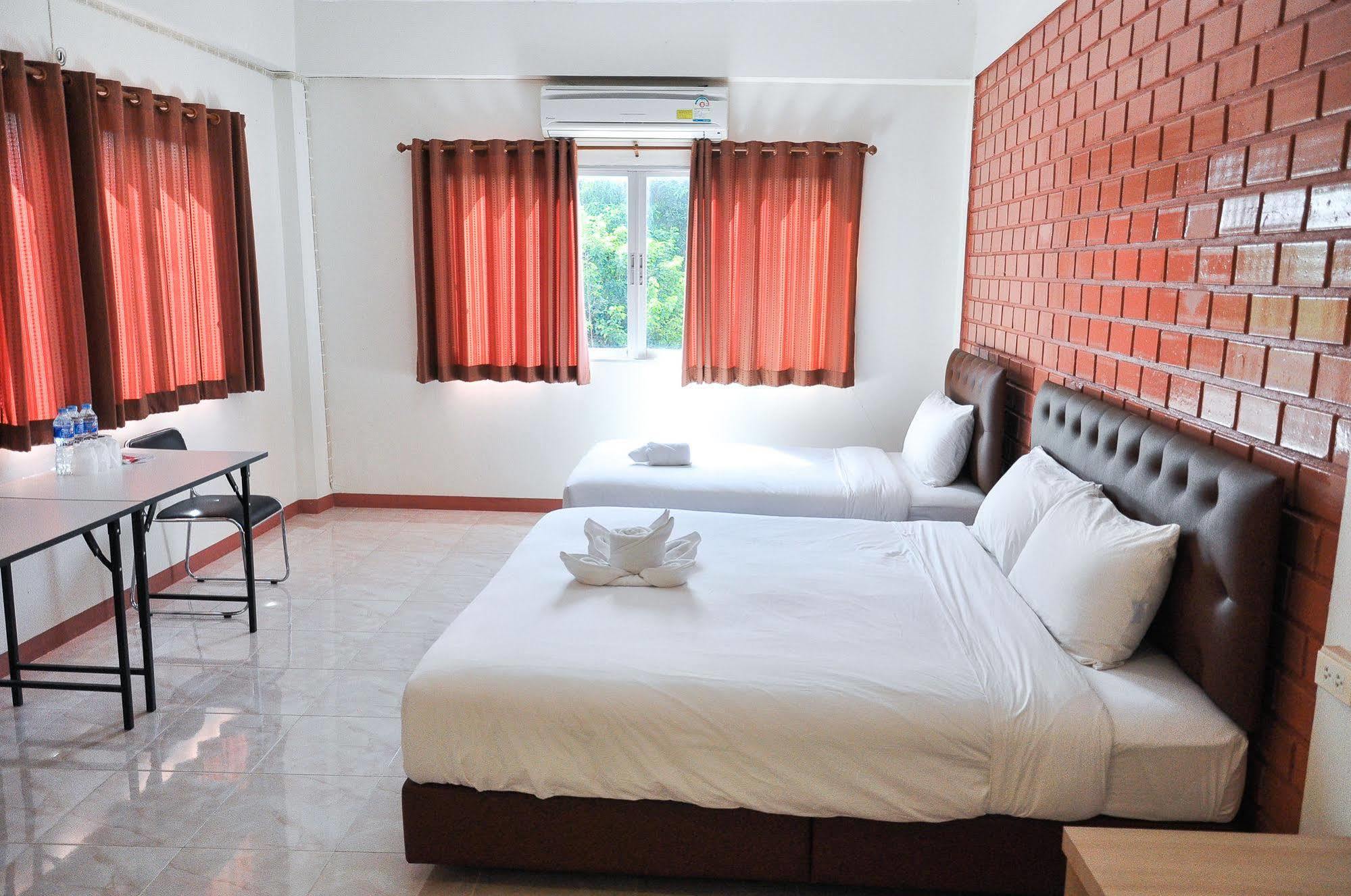 Bussarakam Place Hotel Chanthaburi Eksteriør billede